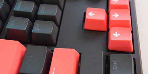 Clavier avec les touches de couleur