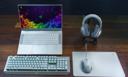 Razer Blade 15 (Mercury White)