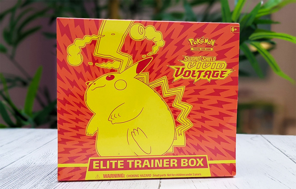 Unboxing du coffret de cartes Pokémon Voltage Éclatant