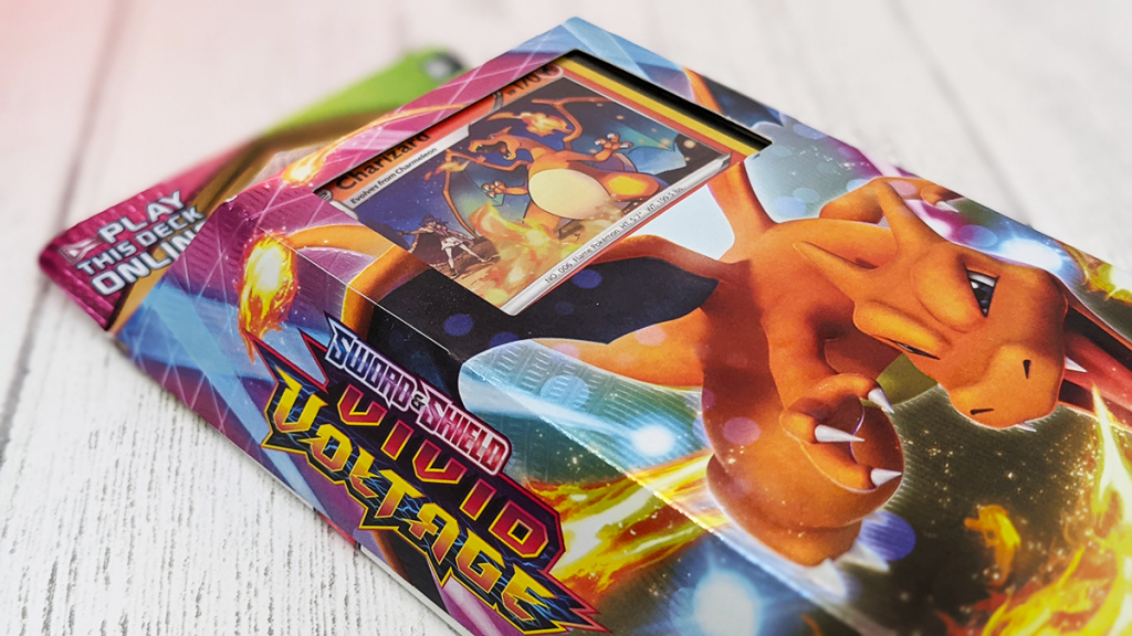 Unboxing du Deck à Thème - Voltage Éclatant (Dracaufeu)